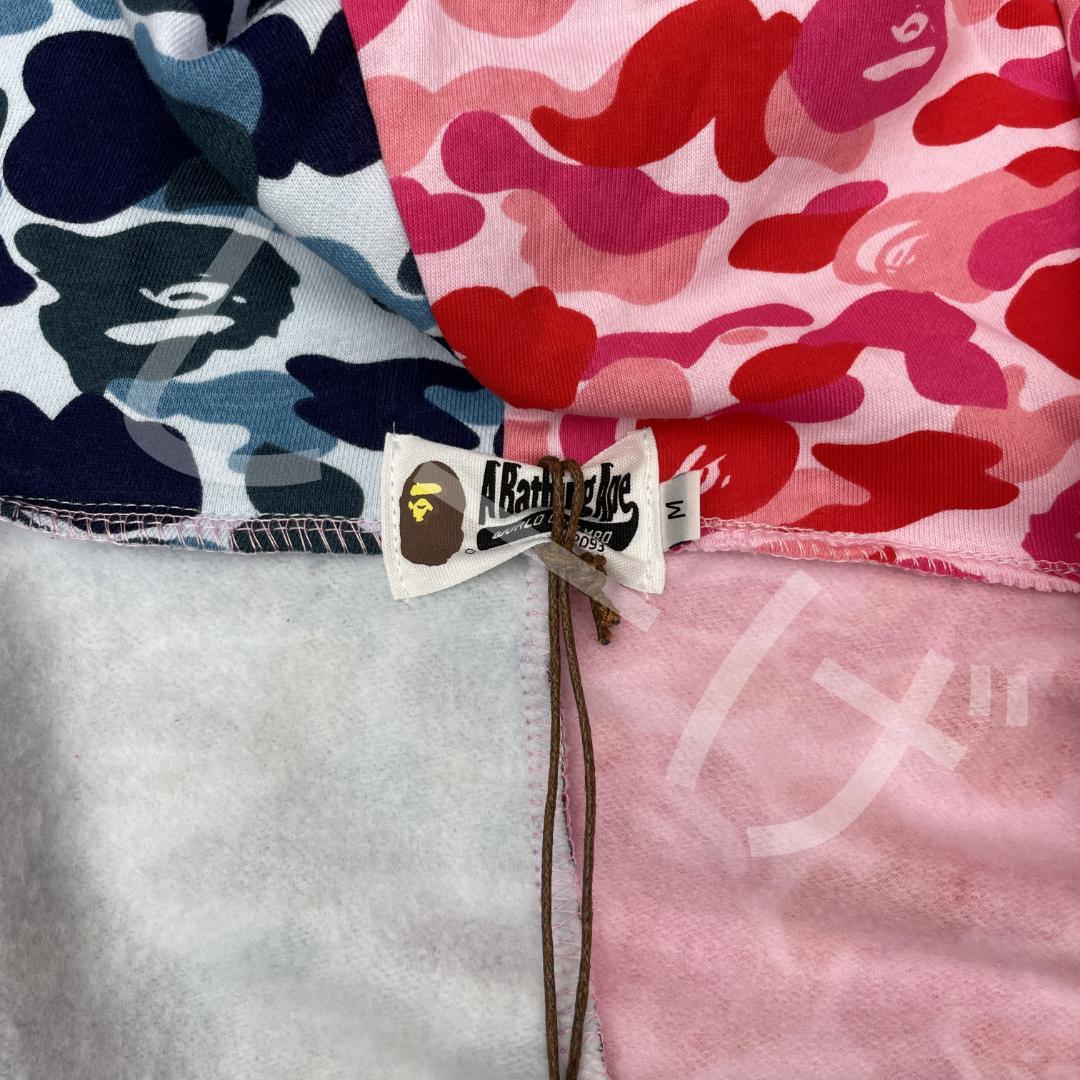 A BATHING APE 迷彩柄パーカー
