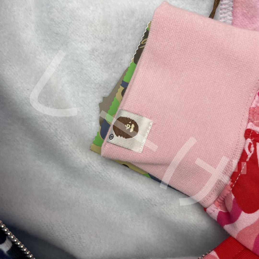 A BATHING APE 迷彩柄パーカー