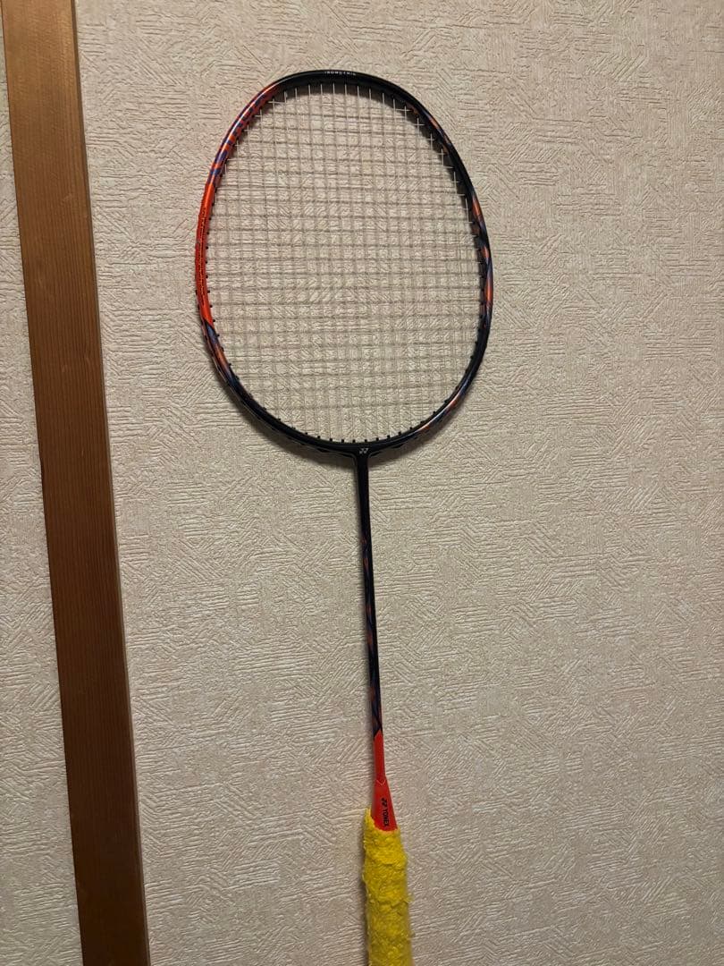 競技用バドミントンラケット ヨネックスアストロクス77pro