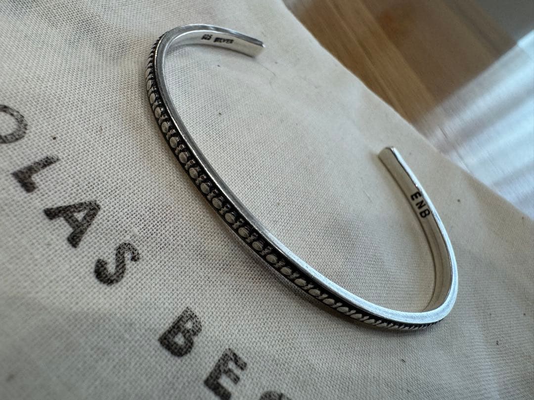 エリッカニコラスビゲイ　ハンドメイドバングルシャイニー