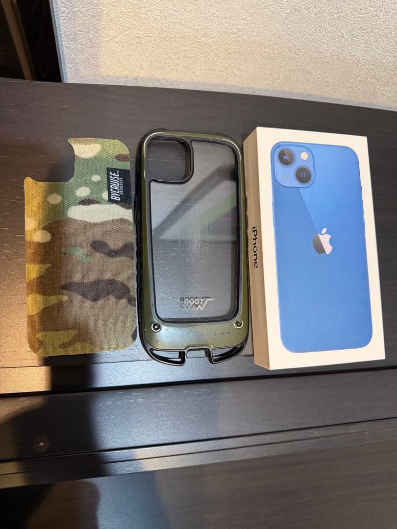 Apple iPhone アイフォン　スマホ本体　iPhone13 ケース付き