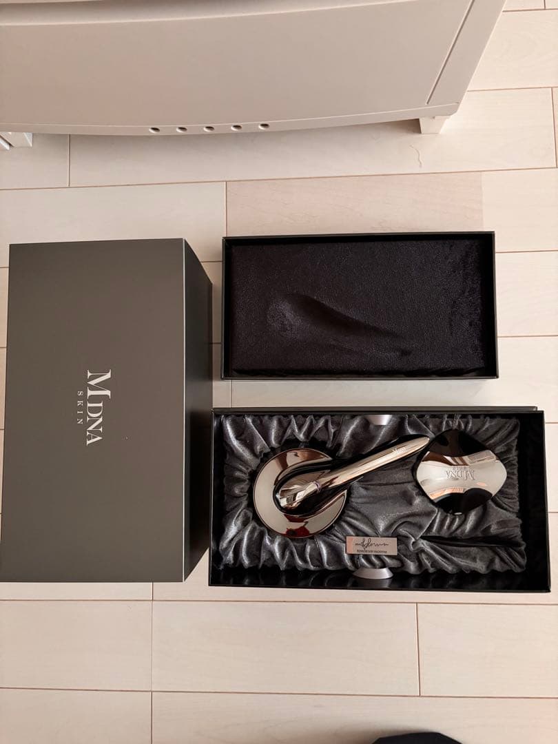 MDNA SKIN マドンナ スキン リジュビネーター セット高級美容器