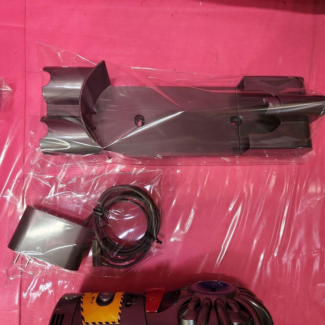 64 ダイソンV7（SV11）コードレス掃除機
