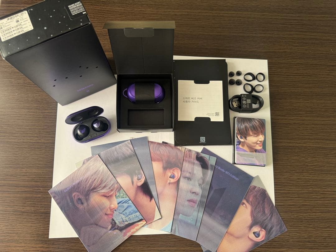 BTSワイヤレスイヤホン　 コラボ カード付き