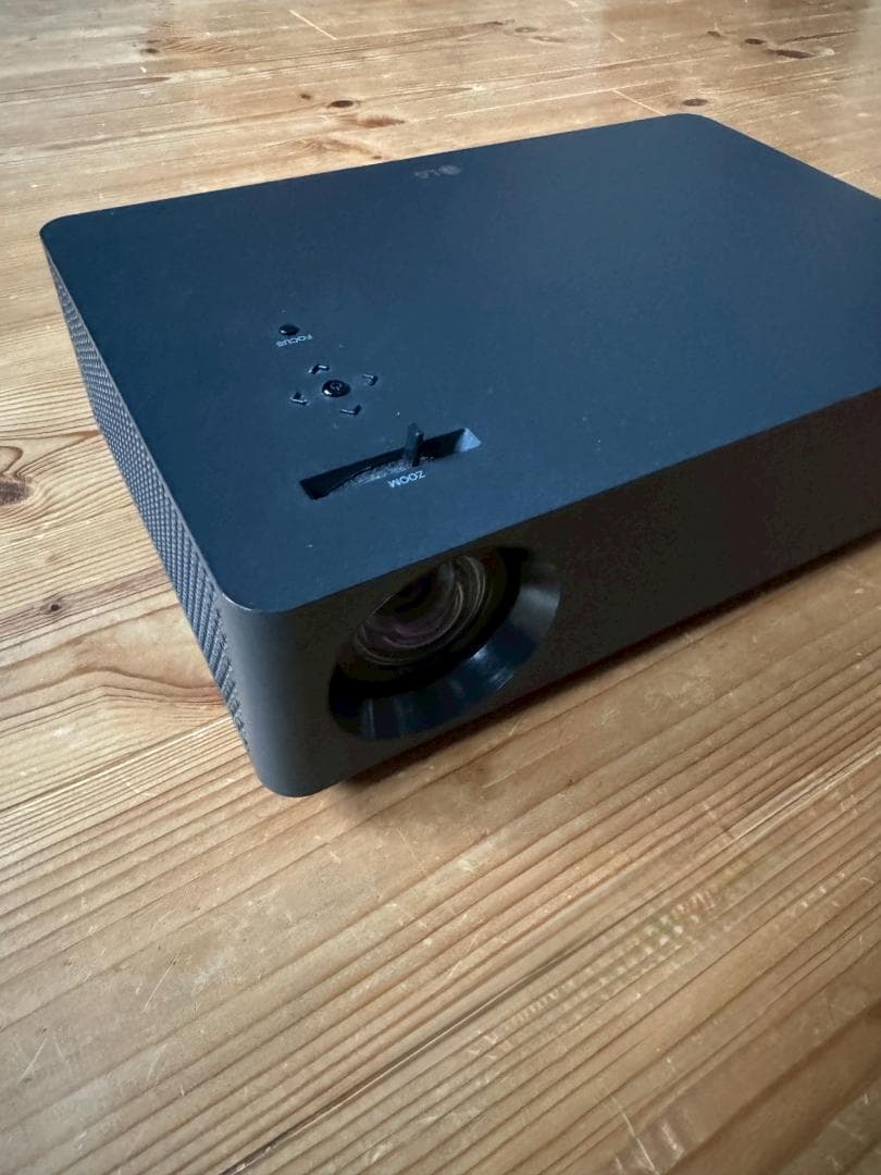 【歳末値下げ】LG 4K LEDプロジェクターHU70LS