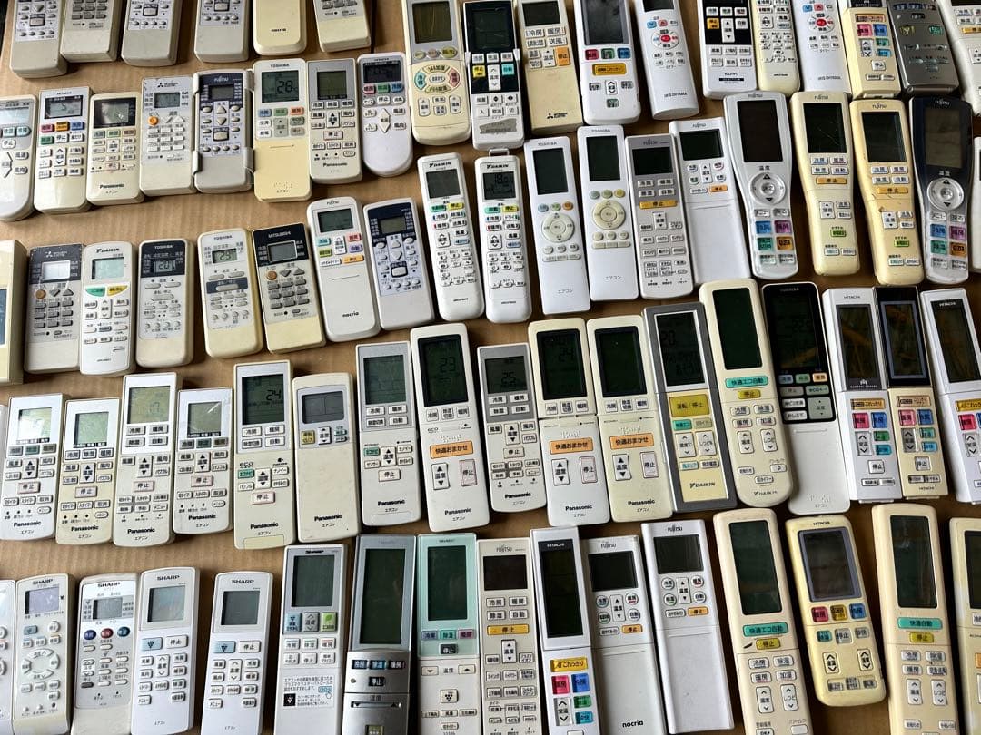 エアコン用リモコン多数セット各種90個です