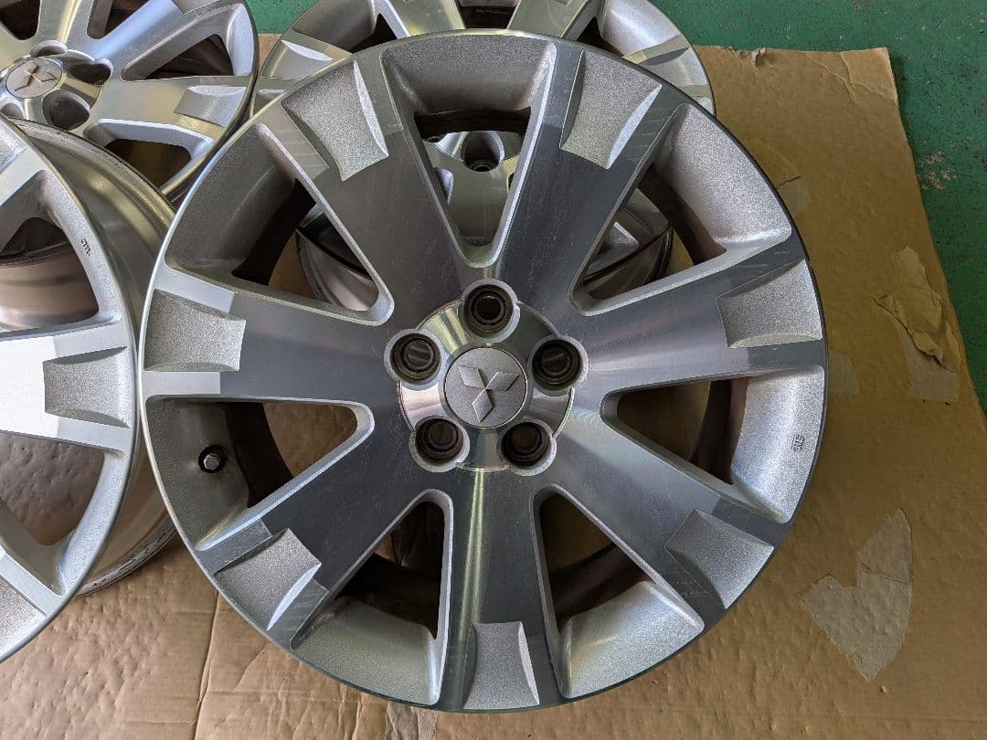 デリカ D5 純正18インチアルミホイール 4個セット 225/55R18など