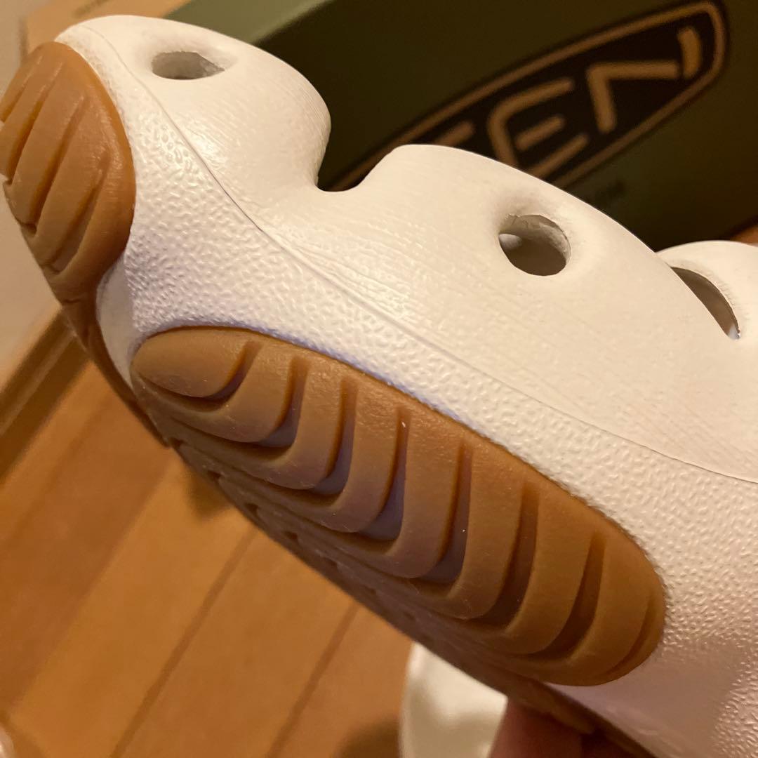 KEEN ヨギ　メンズ　サンダル　ホワイト　26cm