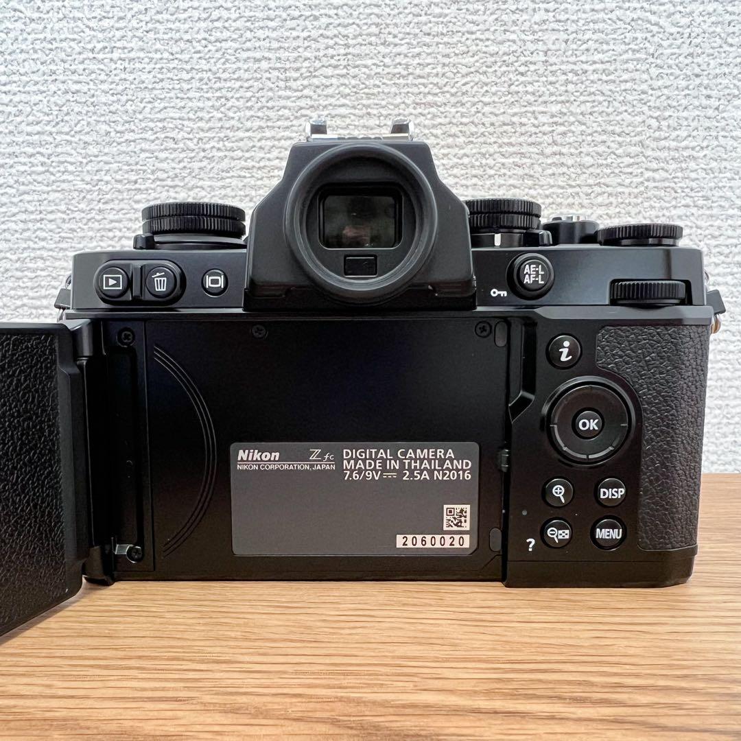 ニコン Zfc 28mm f/2.8 Special Edition ブラック