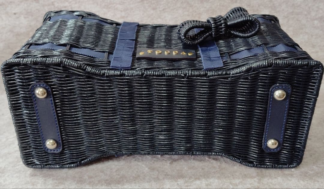 【3573】TOCCAラタン 巾着 カゴバッグ リボンチャーム ネイビー