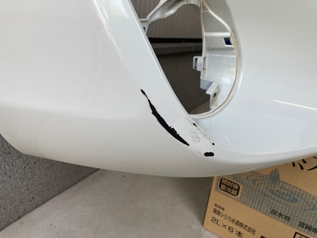 トヨタ アクア NHP10フロントバンパー　純正