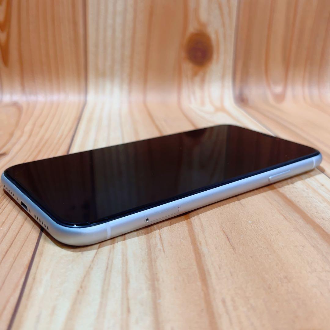 SIMフリー 本体 iPhone XR 64 GB ホワイト 530 電池新品