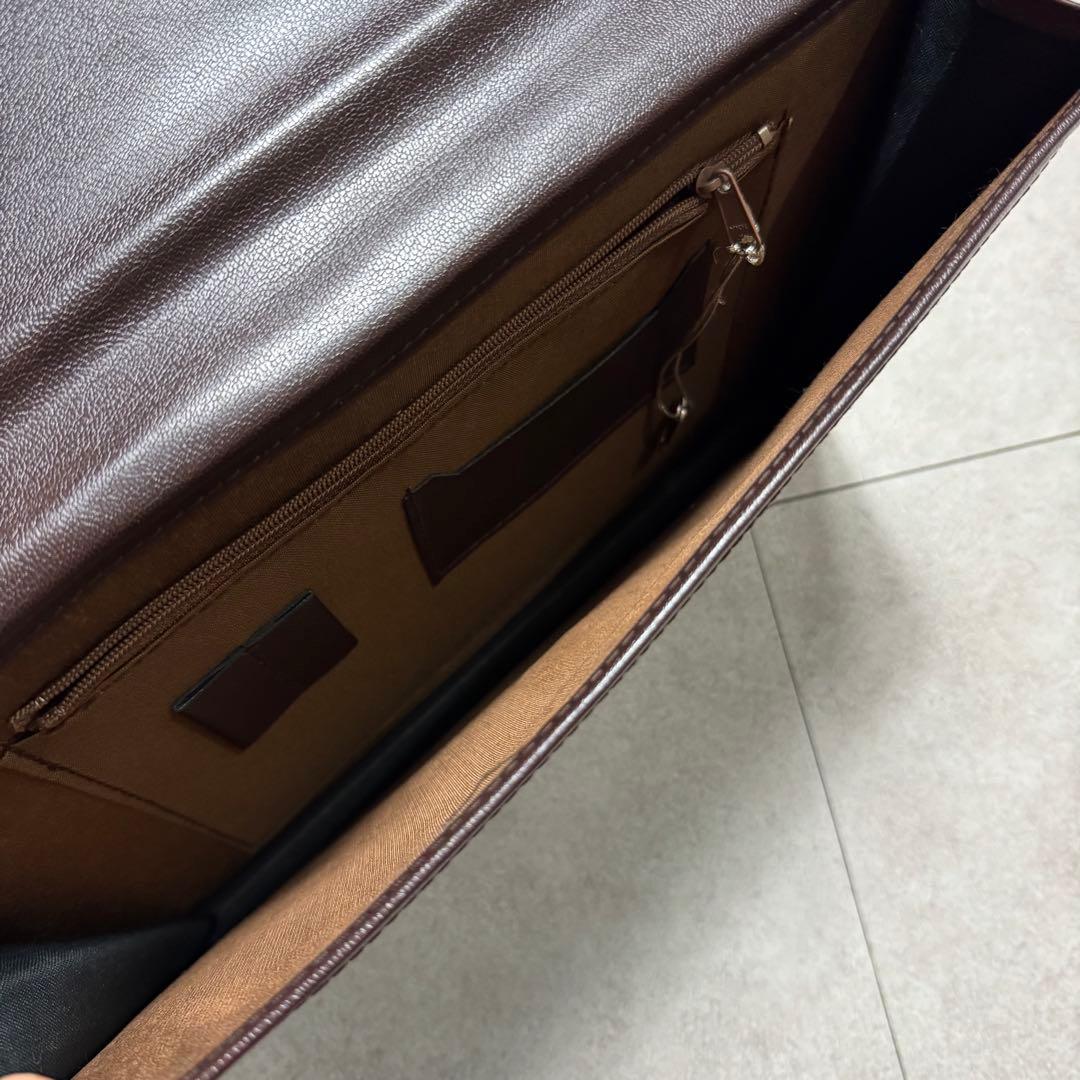 Fendi FFロゴパターン 鍵付き クラッチバッグ