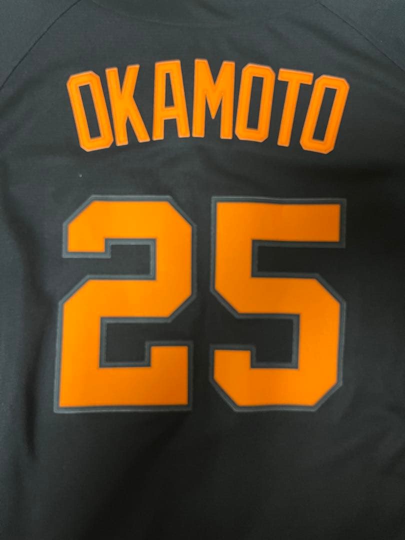 ジャイアンツ　巨人　　岡本和真　ユニフォーム　　3rd ブラック