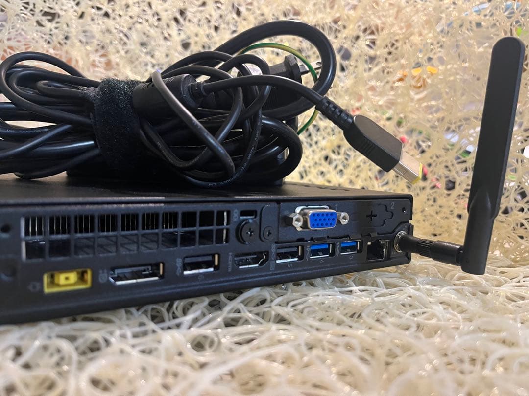 ThinkCentre M720q 10T8 レノボ　ミニPC