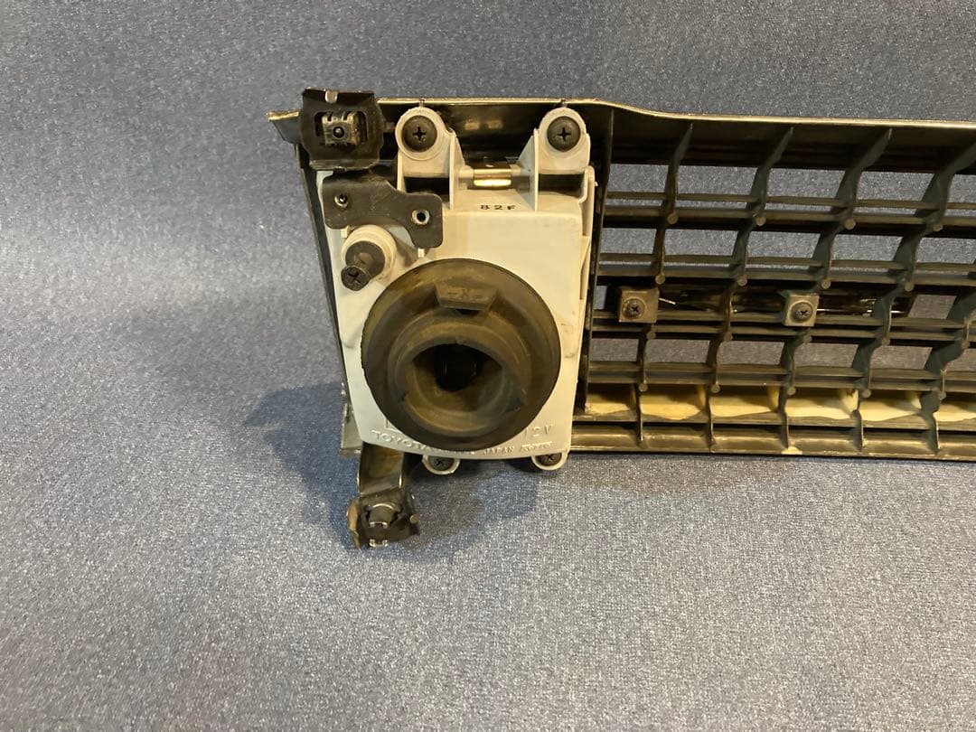 トヨタ　マーク2 GX71 純正フロントグリル　美品