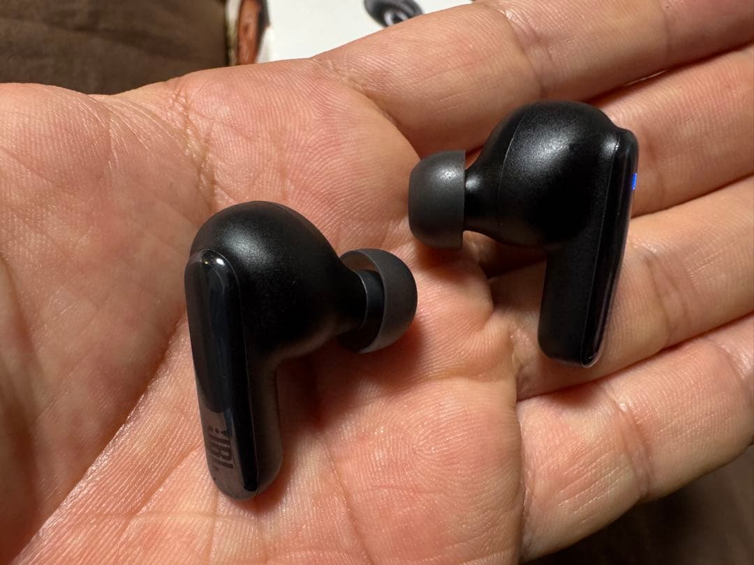 【保証期限内】JBL LIVE BEAM 3 ノイズキャンセリングイヤホン