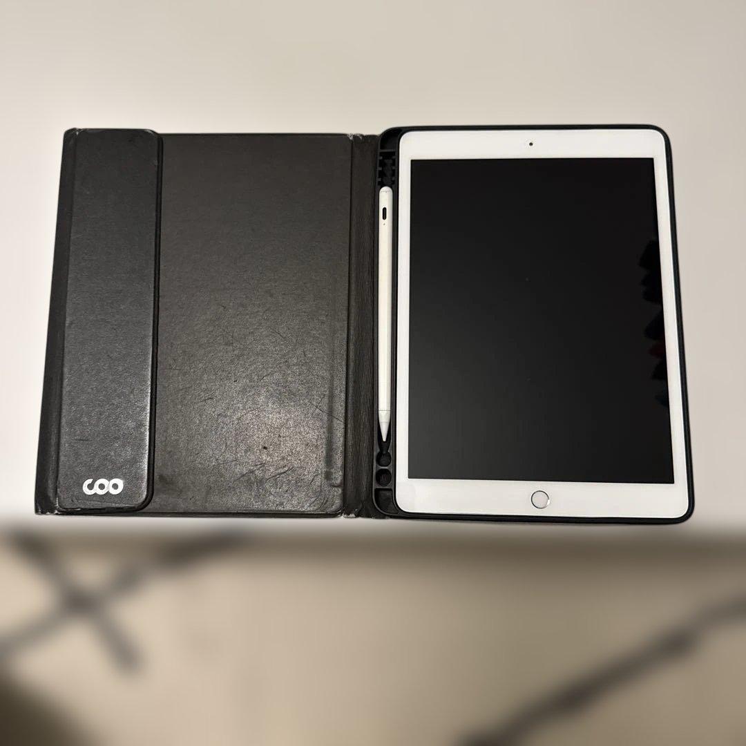 iPad 第8世代 美品 キーボードカバー付き ペンシル付き