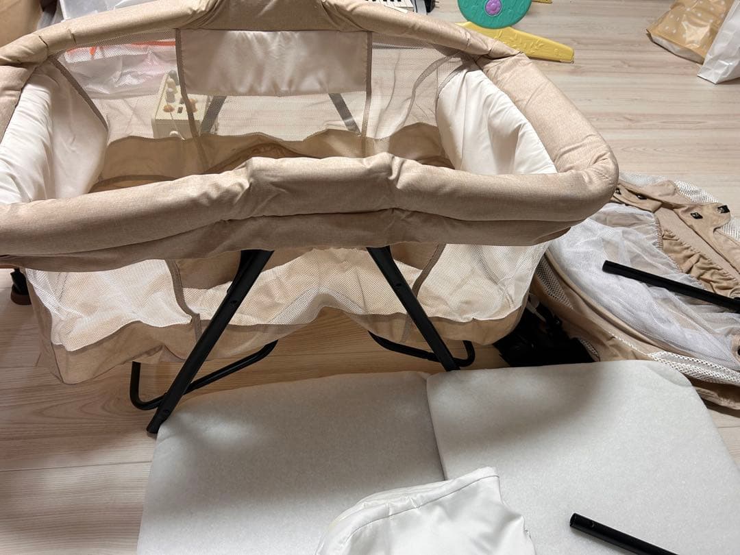 折りたたみ持ち運びベビーベッド ベージュ