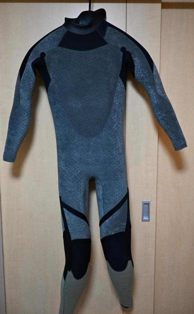 O'NEILL セミドライスーツ　 バックジップ　オール３ミリ