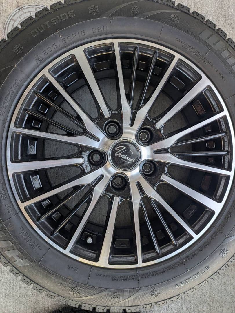 205/60R16 スタッドレスタイヤ・ホイールセット 16インチ