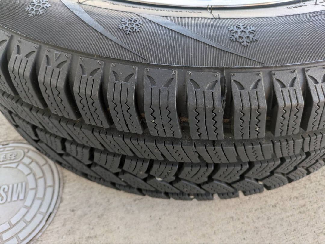 205/60R16 スタッドレスタイヤ・ホイールセット 16インチ