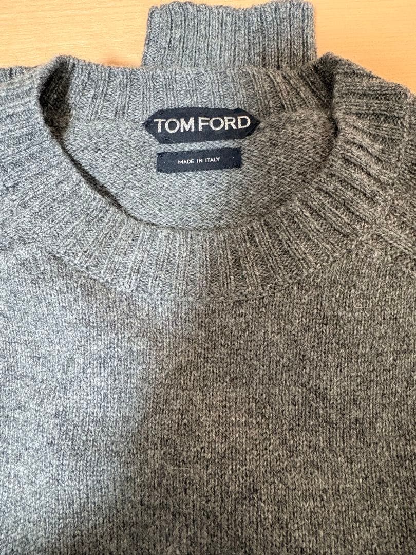 【TOM FORD 】グレー クルーネックカシミヤセーター
