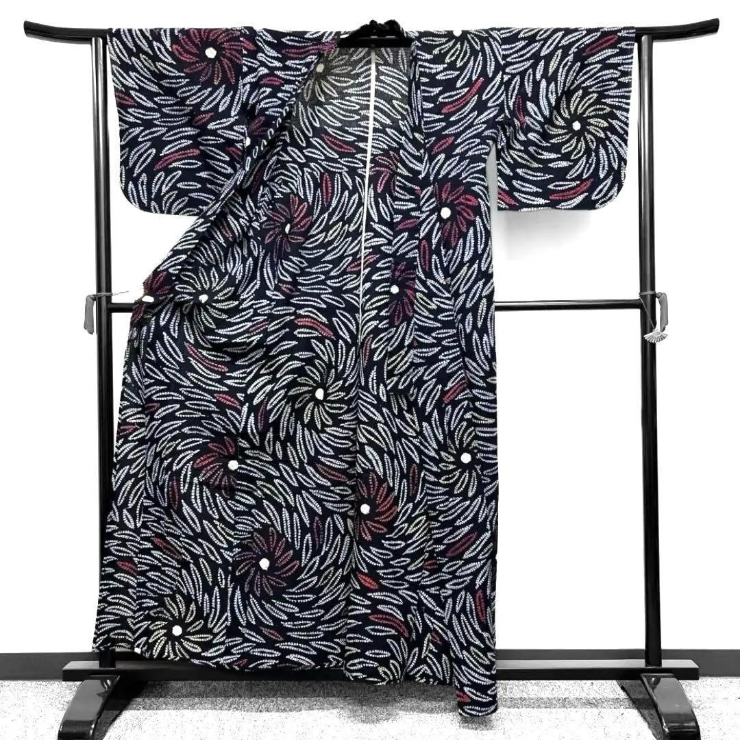 浴衣　有松鳴海絞り　菊　花模様　渦巻　ネイビー系　着物　054w d