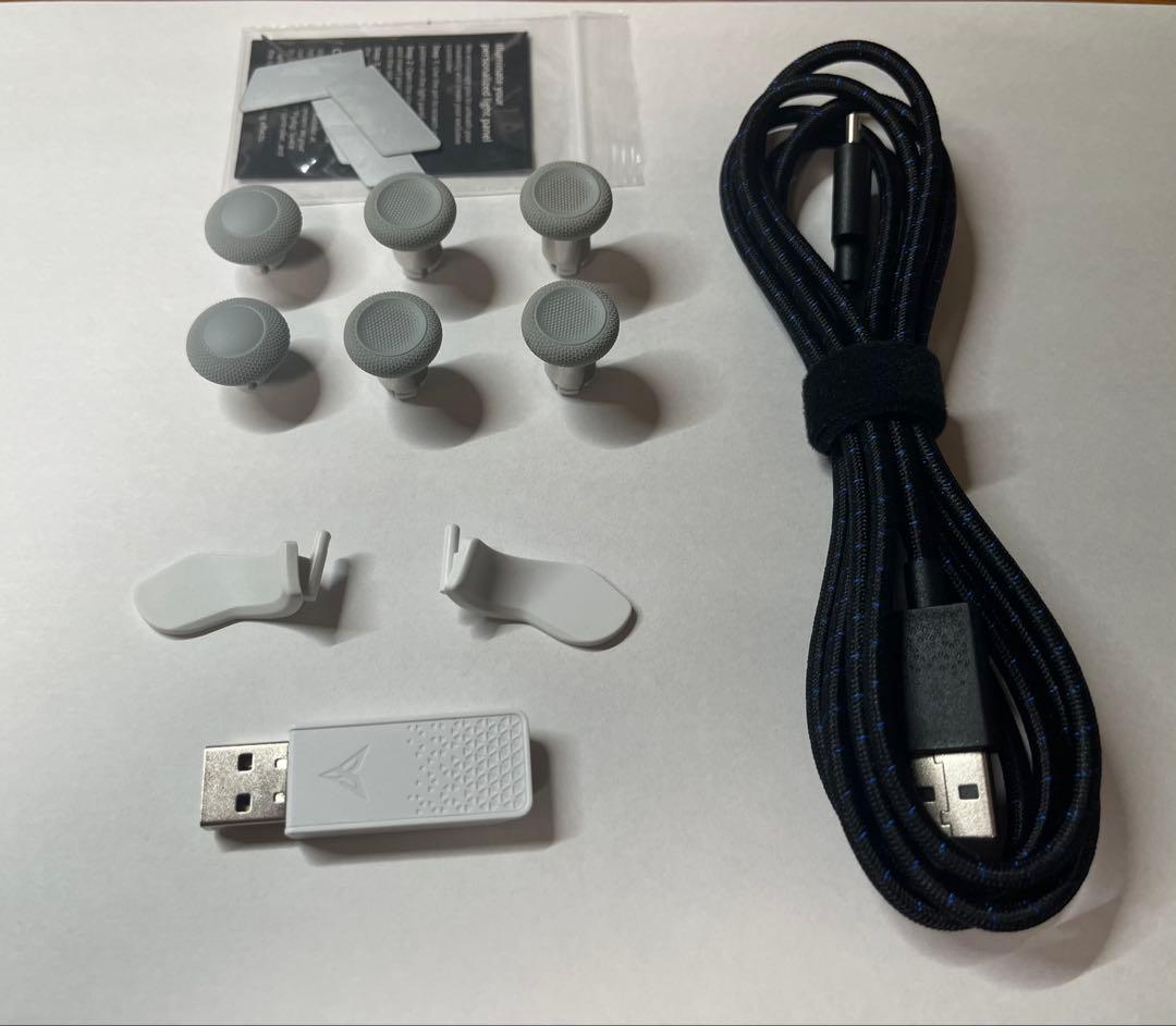 FLYDIGI APEX 5充電ドック付き（箱無し）