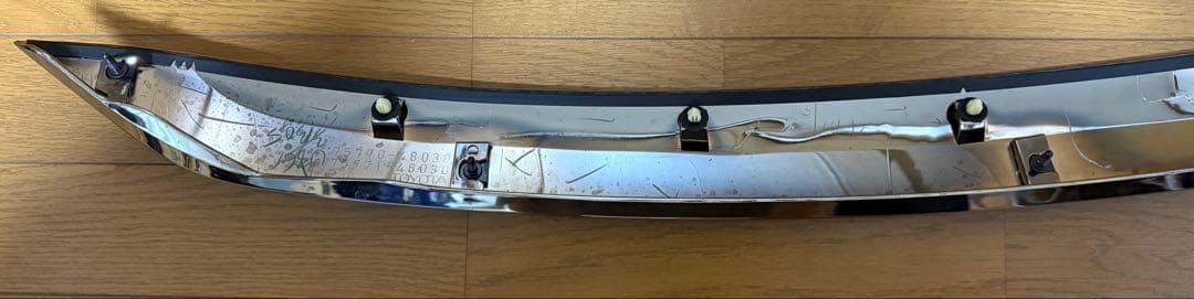 ハリアー　60系 前期 純正メッキフードモール