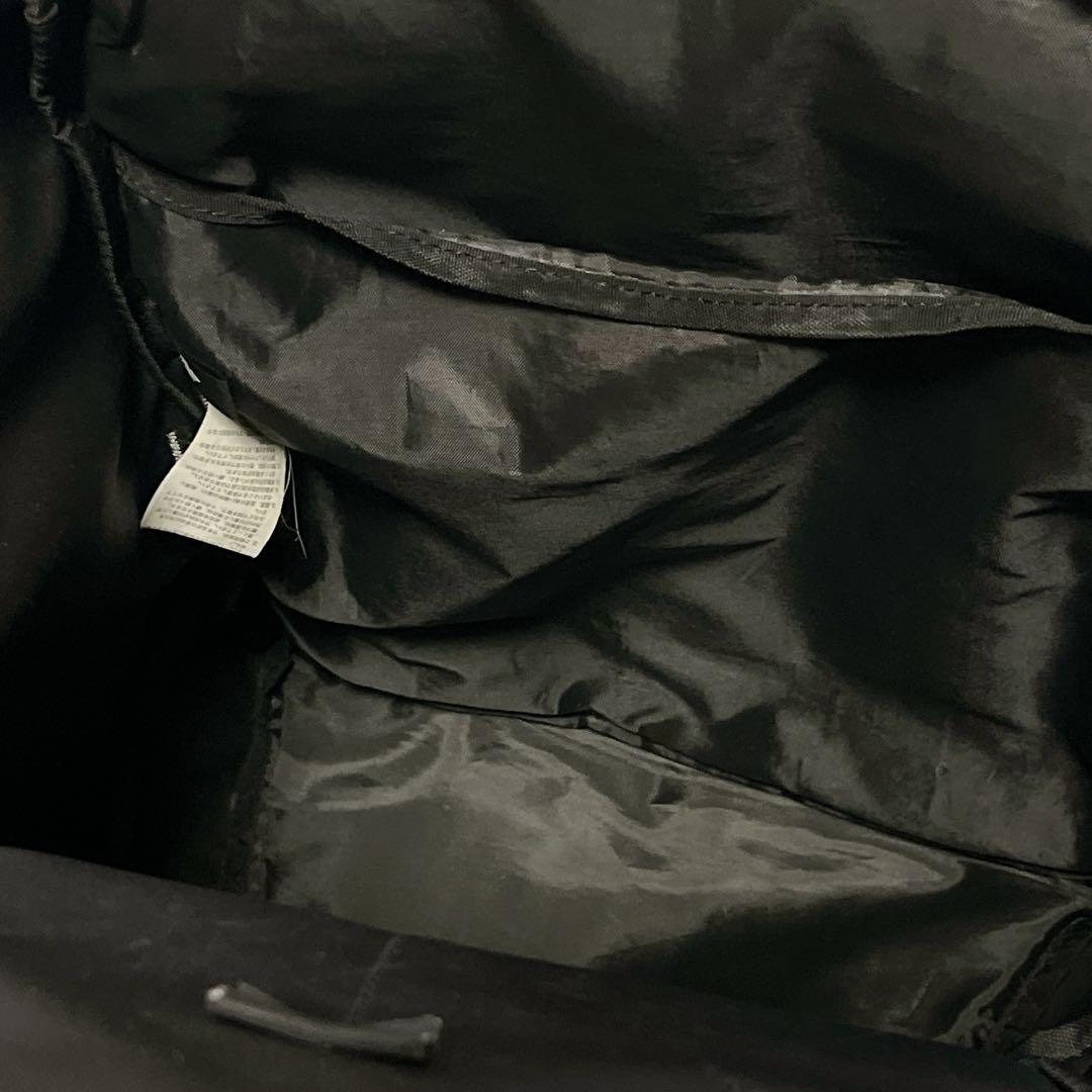 極美品　DESCENTE デイパック バックパック リュック 黒
