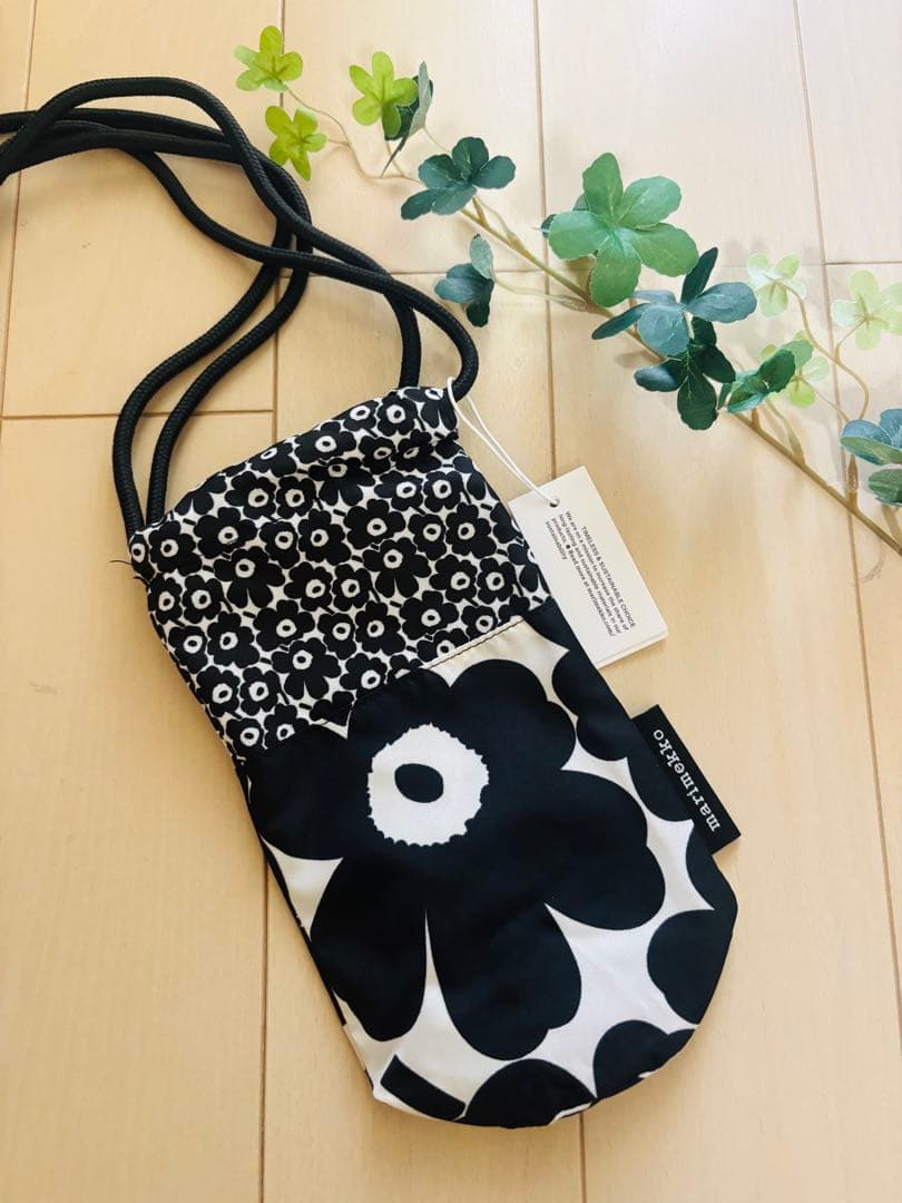 marimekko kioski ボトルショルダーポーチ　新品！タグ付き