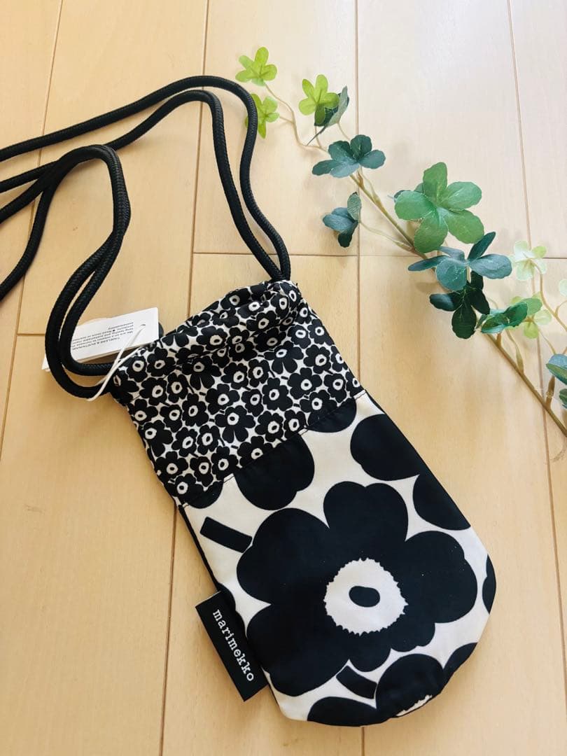 marimekko kioski ボトルショルダーポーチ　新品！タグ付き