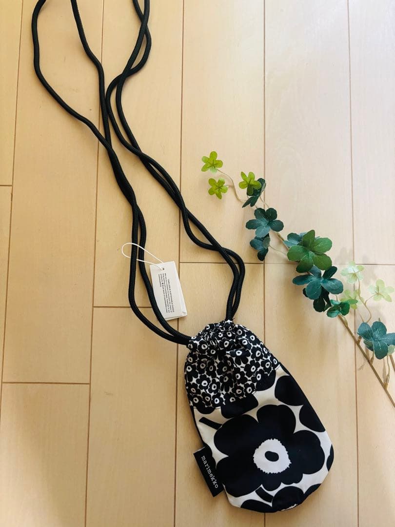 marimekko kioski ボトルショルダーポーチ　新品！タグ付き