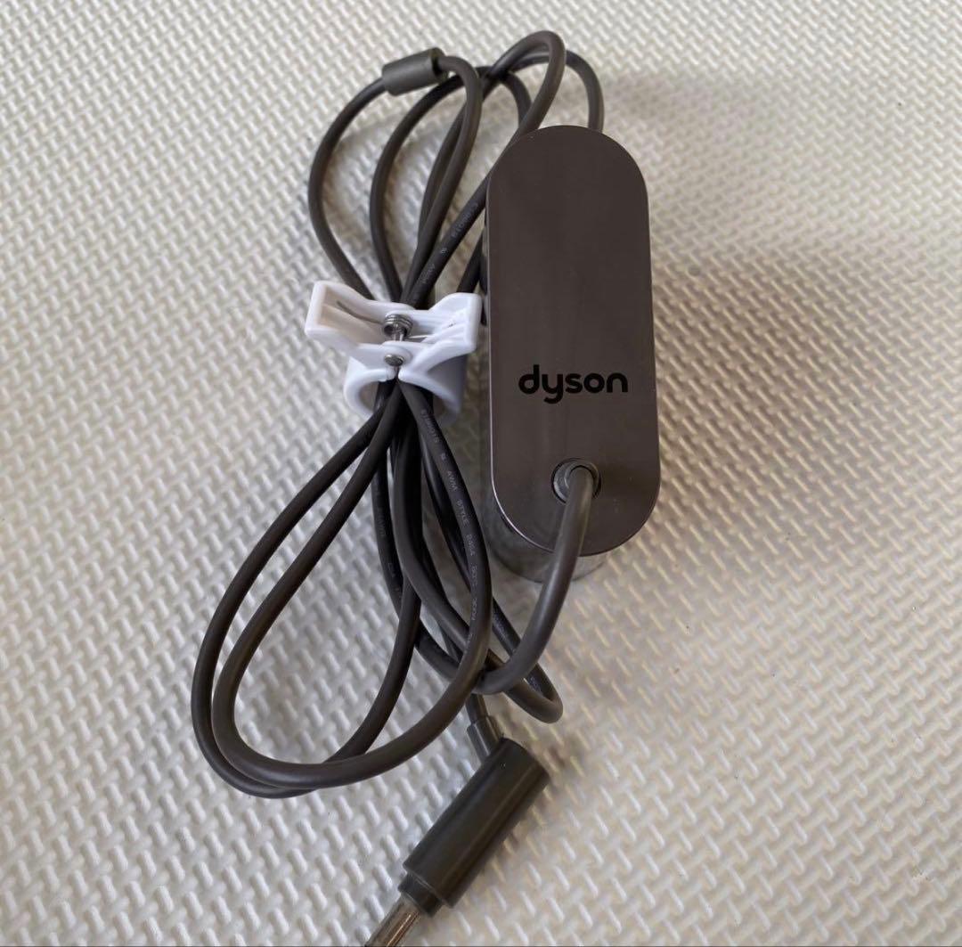 値下げ‼️ ダイソンv8fluffy sv10コードレスクリーナー掃除機送料無料