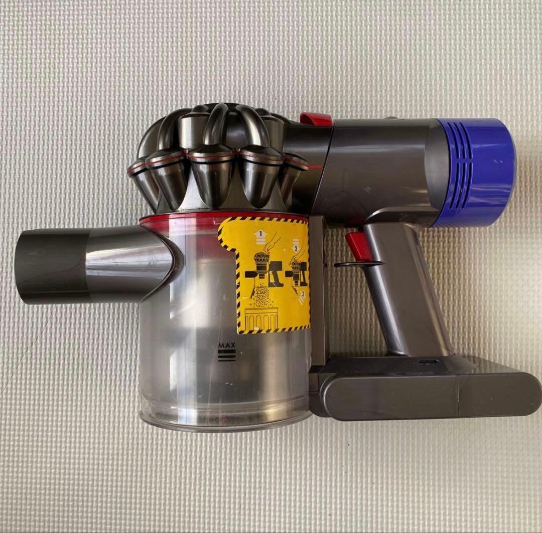 値下げ‼️ ダイソンv8fluffy sv10コードレスクリーナー掃除機送料無料