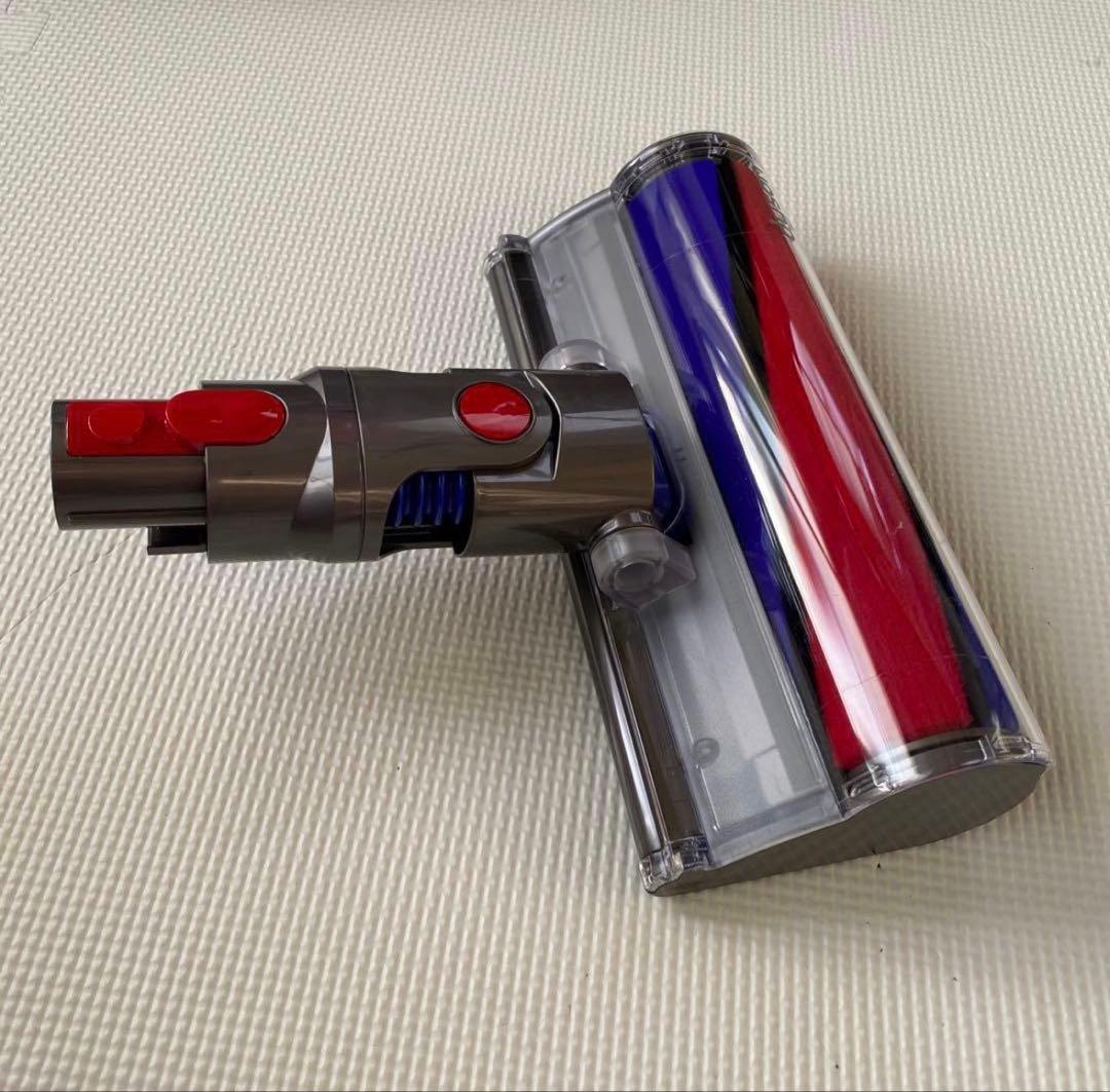 値下げ‼️ ダイソンv8fluffy sv10コードレスクリーナー掃除機送料無料