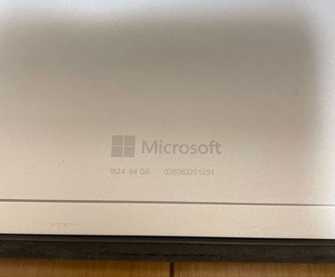 m*n様 【超美品】Surface Go 初代★Pentium/4GB/64GB