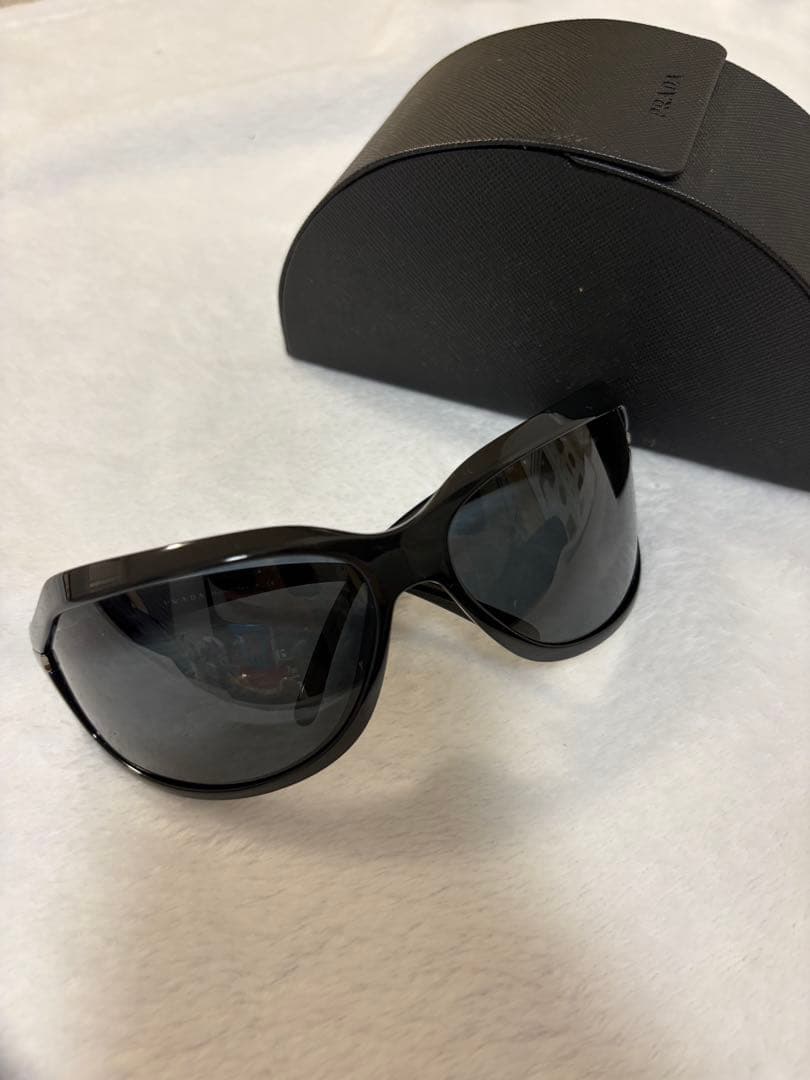 PRADA ブラック サングラス spr14g ガクト着用モデル　入手困難