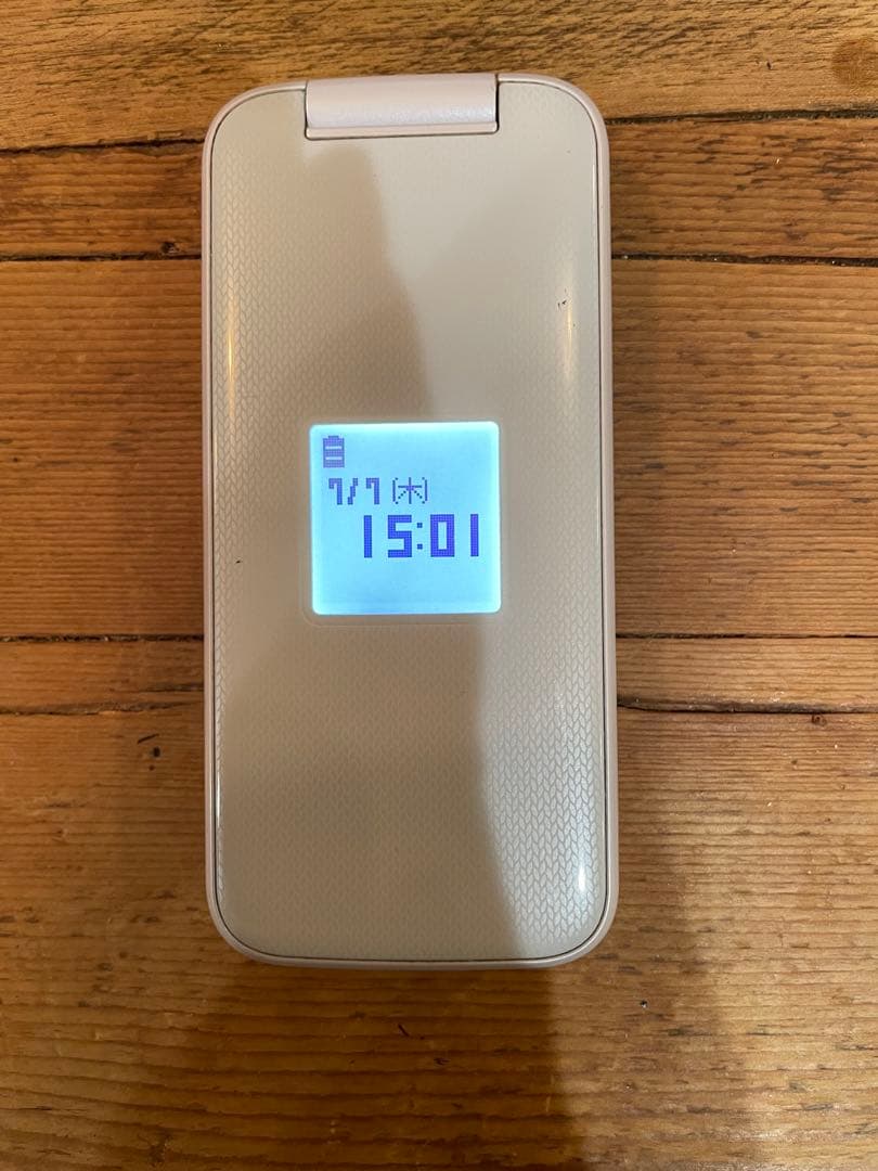 きゃんdocomo 富士通 らくらくホンF-01M ホワイト