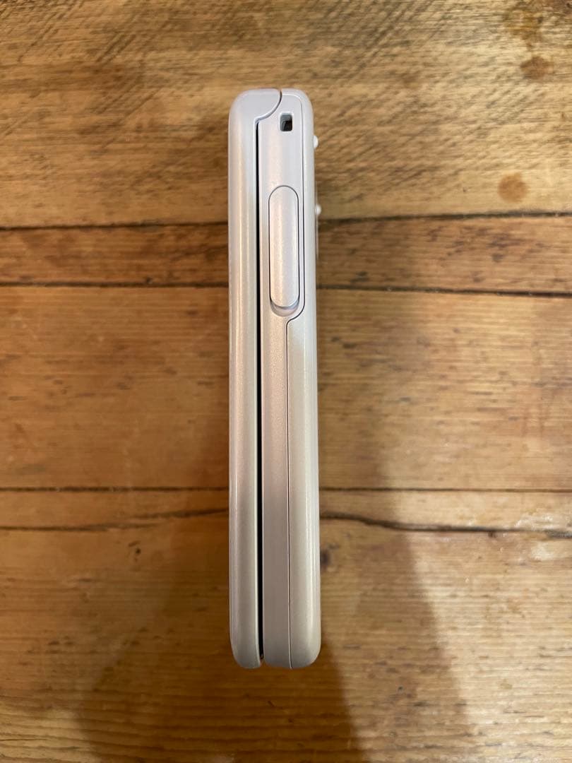 きゃんdocomo 富士通 らくらくホンF-01M ホワイト