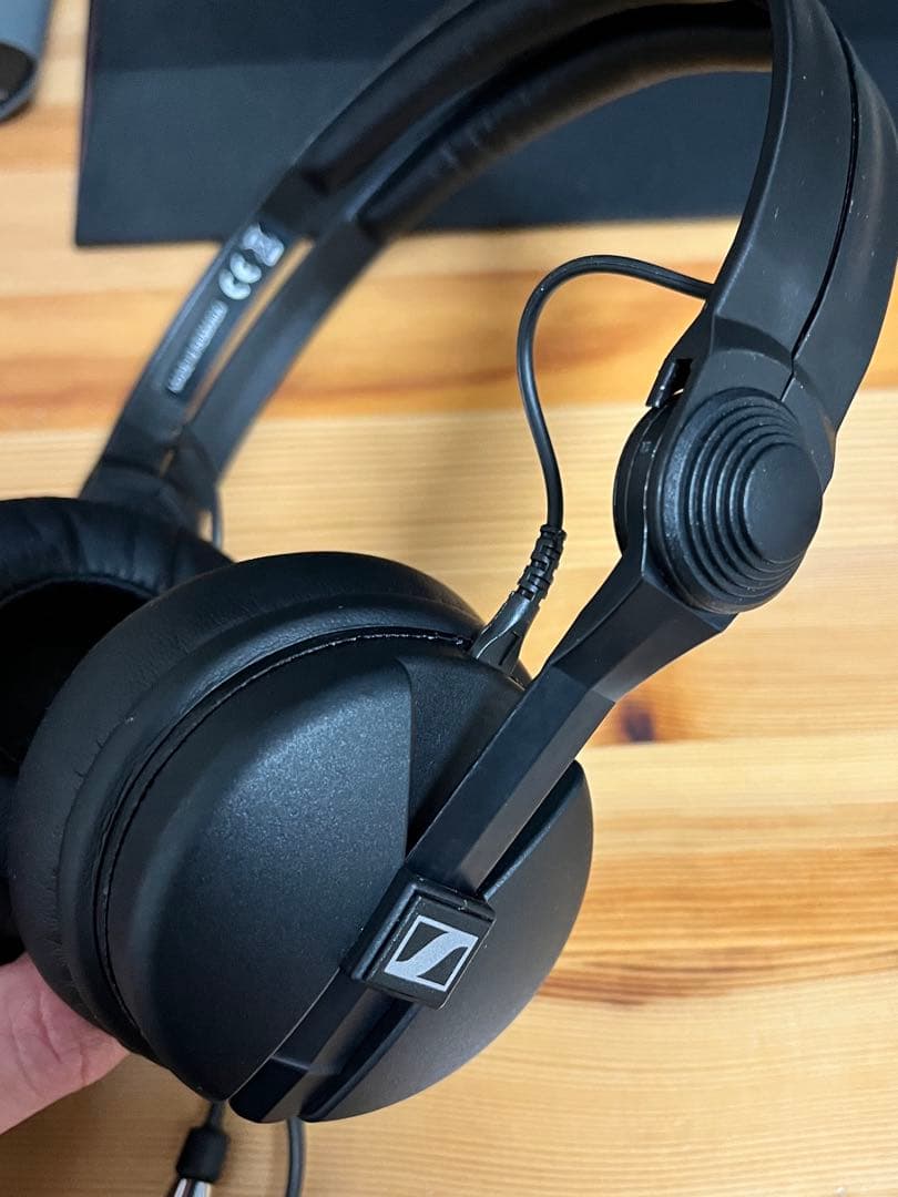 ヘッドホン Sennheiser HD25