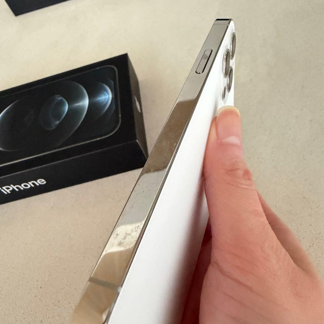 iPhone 12 pro シルバー 256 GB Softbank 箱あり