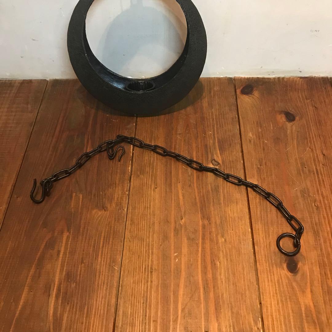 美品　金属製　花器　吊るし　満月型　 落ち着いたデザインが上品な　花道