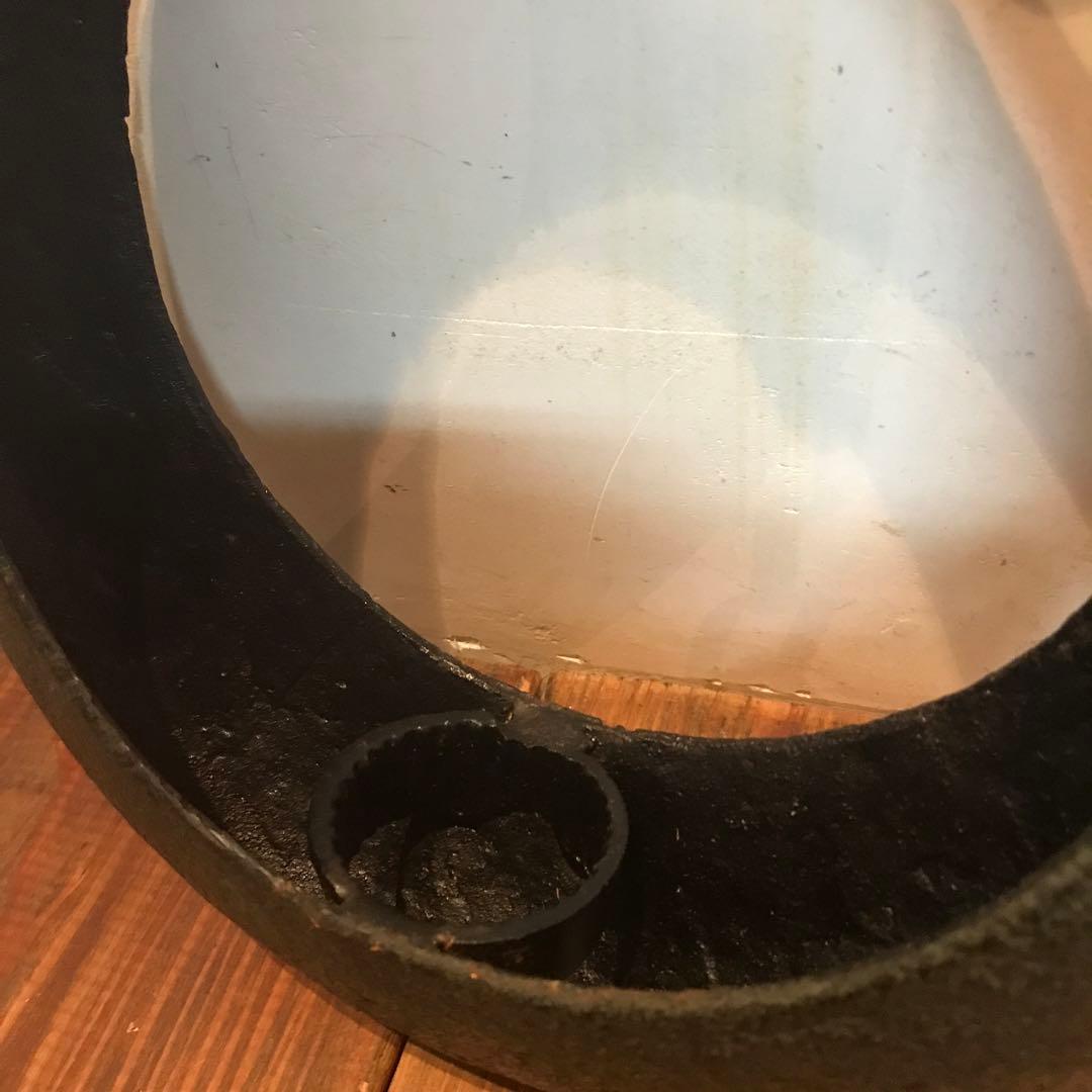 美品　金属製　花器　吊るし　満月型　 落ち着いたデザインが上品な　花道