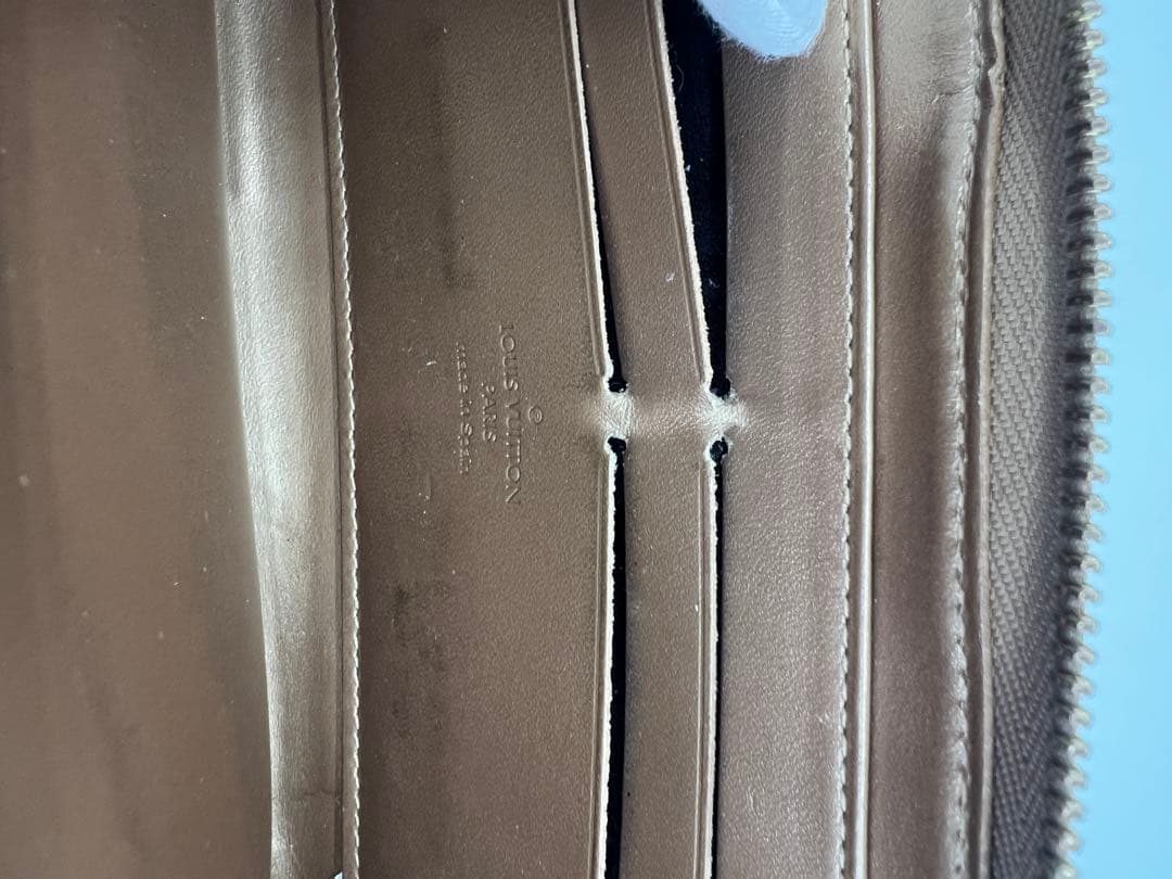 ルイヴィトン　ヴェルニ　ジッピーウォレット　財布