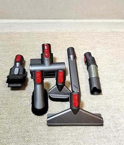 【極美品＆動作品】dyson コードレスクリーナー ダイソンV10 SV12