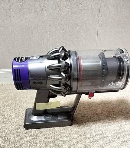 【極美品＆動作品】dyson コードレスクリーナー ダイソンV10 SV12