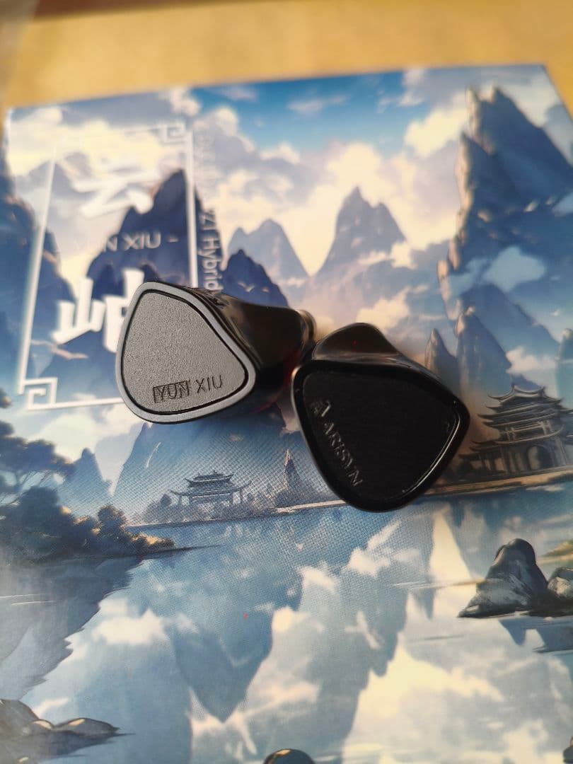 ARISYN YUN XIU 有線イヤホン　DLC 1DD＋1pzt