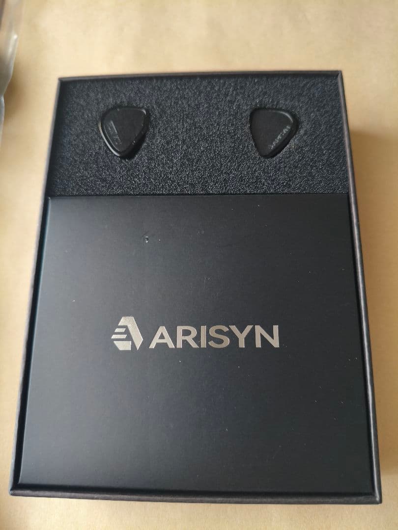 ARISYN YUN XIU 有線イヤホン　DLC 1DD＋1pzt